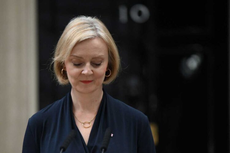 liz_truss_pronuncia_discurso_dimisión .jpg