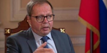 Londres impone nuevas sanciones contra Moscú por la anexión del este de Ucrania y convoca al embajador ruso
