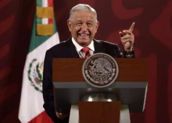 López Obrador revela que votó a favor del regreso de Trump a Twitter.