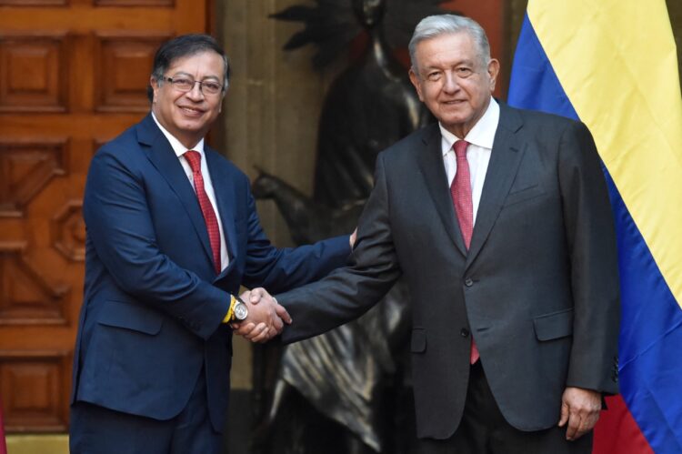 Obrador recibe a Petro por la suspendida cumbre de la Alianza del Pacífico.