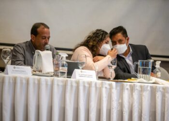 Cumbre de Salud, Camacho se aviene a coordinar con el gobierno nacional