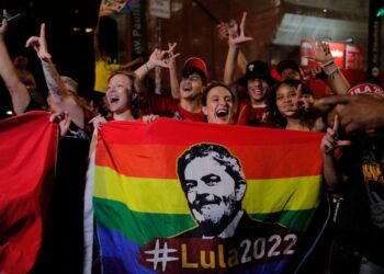 Lula se impone a Bolsonaro por un estrecho margen con un 95,96 por ciento escrutado
