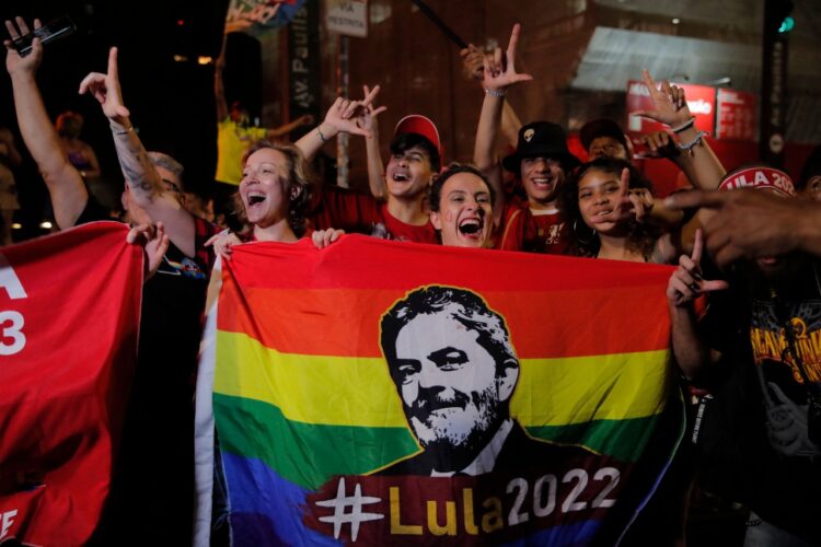 Lula se impone a Bolsonaro por un estrecho margen con un 95,96 por ciento escrutado