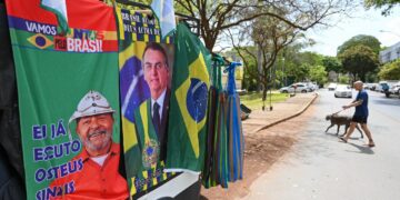 Bolsonaro y Lula encaran el último debate, clave a tres días de las elecciones
