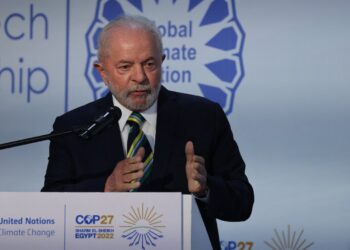 Lula, ha defendido que el cambio climático y la pobreza son dos realidades "inseparables" que deben combatirse de manera conjunta.