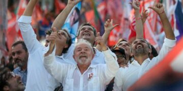 Brasil llega a las urnas con Lula como favorito para vencer a Bolsonaro