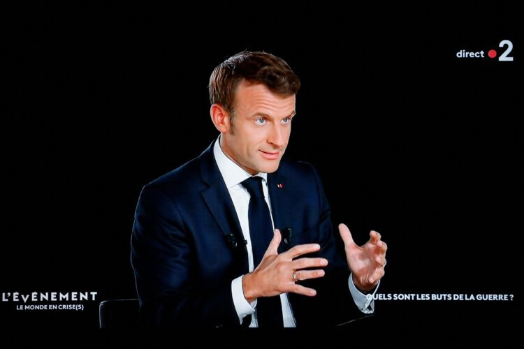 Macron dice que seguirá negociando la paz con Putin al tiempo que entrega material bélico a Ucrania