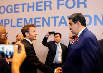 Delegados de Maduro buscan acuerdo para desbloquear fondos.