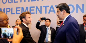 Delegados de Maduro buscan acuerdo para desbloquear fondos.