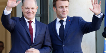 Macron y Scholz celebran una reunión ‘constructiva’ para aliviar sus tensiones políticas