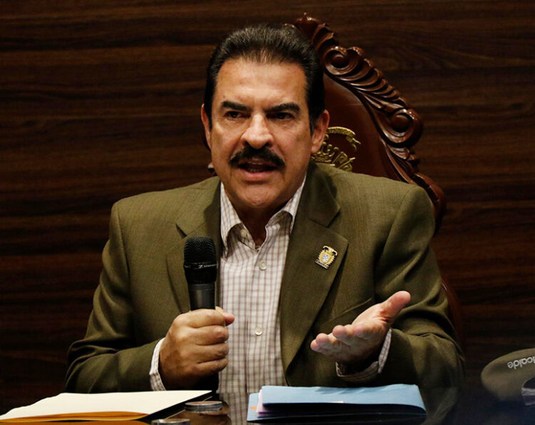 Manfred Reyes Villa