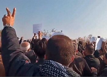 en_iran_fuerzas_de_seguridad_disparan_contra_manifestantes.jpg