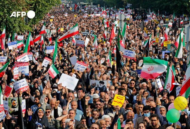 guardia_revolucionaria_de_Iran_avisa_a_la_poblacion.jpg