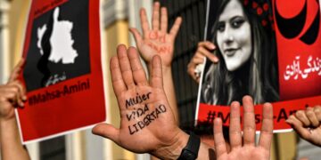 Irán dice que Mahsa Amini murió de enfermedad y no a ‘golpes’