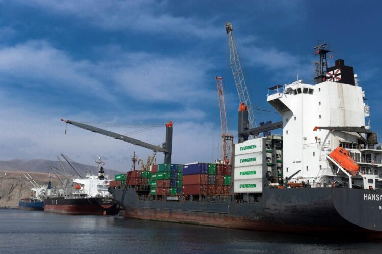 A octubre, el Movimiento de carga boliviana por el puerto de Matarani crece en 120%