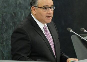Justicia ordena capturar y enjuiciar a Funes por pactar con pandillas.