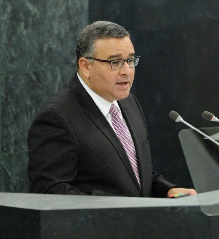 Justicia ordena capturar y enjuiciar a Funes por pactar con pandillas.