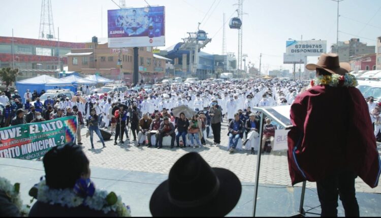 Mil brigadas salen en El Alto para vacunar y detectar casos sospechosos de coqueluche