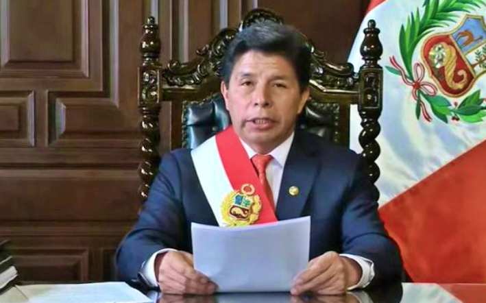 Presidente de Perú disuelve el Congreso e instaura gobierno de emergencia