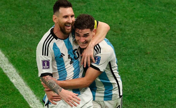 messi_alvarez.jpg