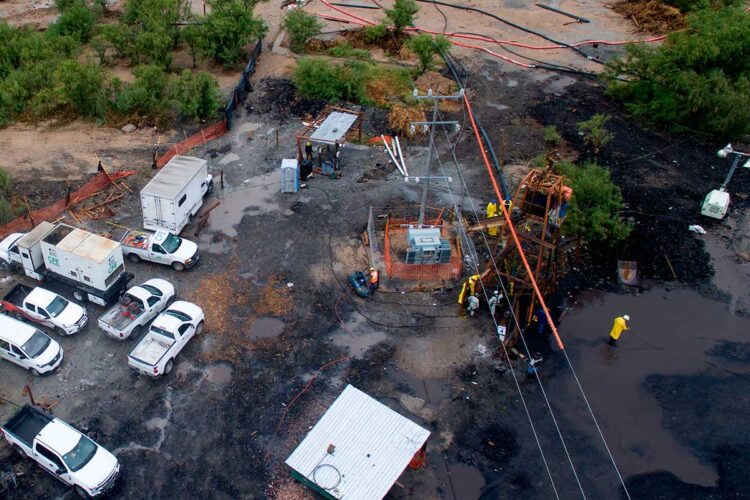 Búsqueda de 10 mineros en México cumple dos semanas sin resultados