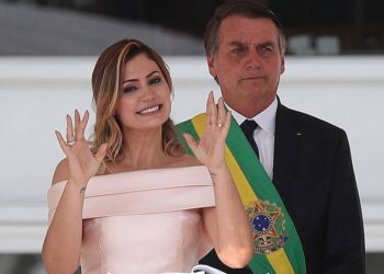 Michelle Bolsonaro, una primera dama de fe en Brasil