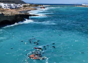 Al menos 18 migrantes muertos en dos naufragios en Grecia