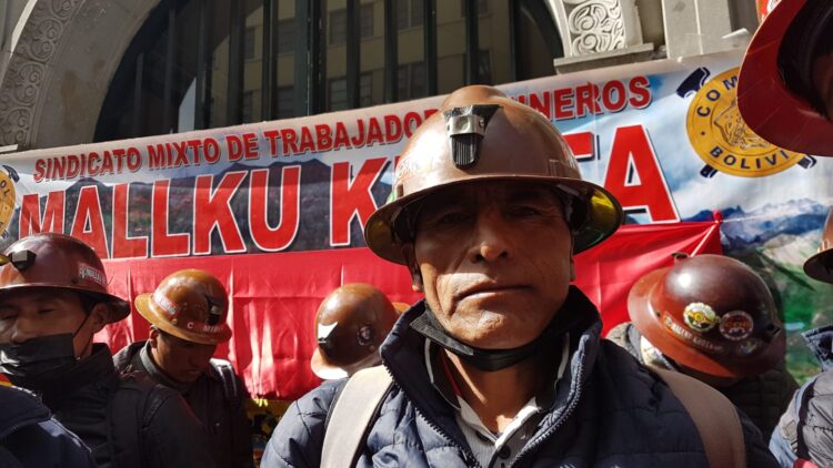 Mineros de Mallku Khota exigen a Comibol definir inversión para la explotación del yacimiento