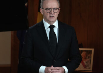 Primer ministro australiano dice que ser república no es prioridad