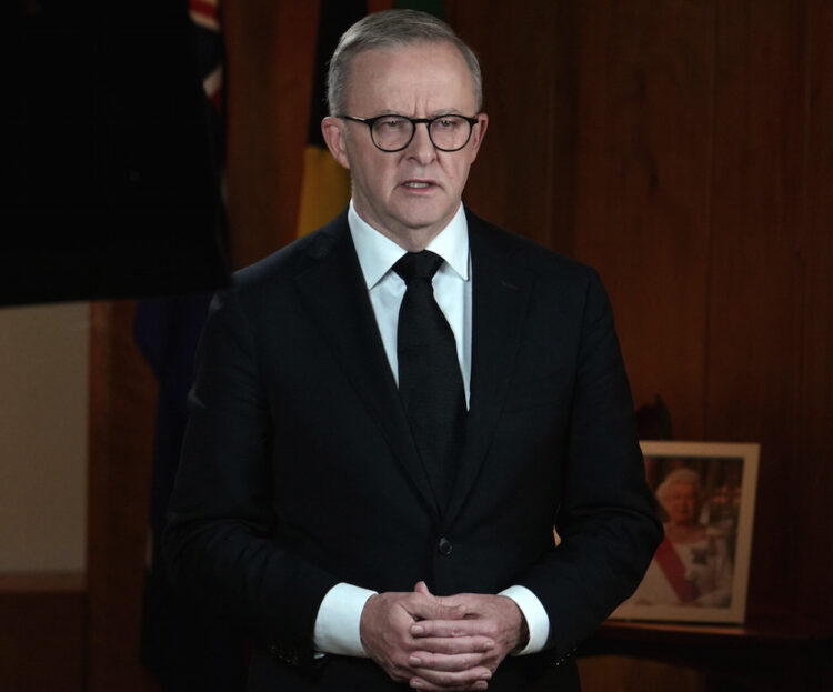 Primer ministro australiano dice que ser república no es prioridad