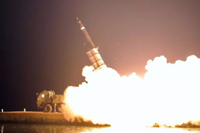 Corea del Norte ha lanzado este jueves un misil balístico de corto alcance hacia el mar de Japón.