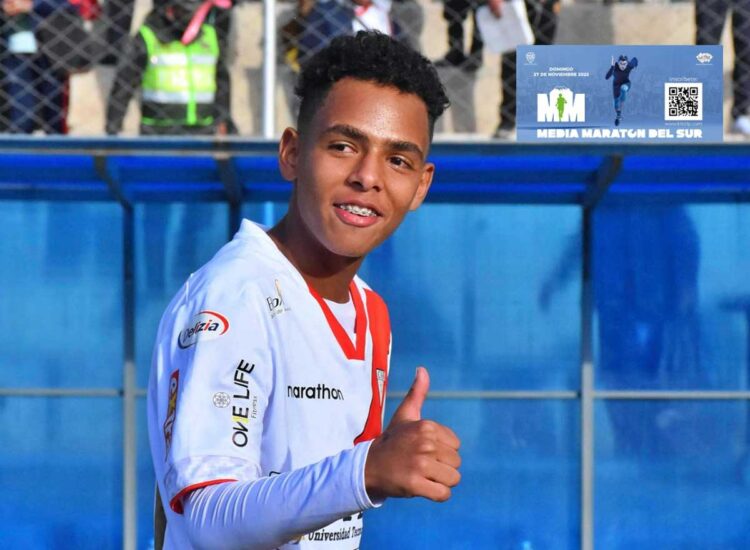 moises_paniagua_sonrie_luego_del_gol_a_royal_pari.png