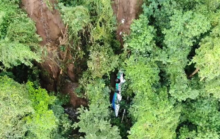 Nueve muertos tras caída de autobús a precipicio en Costa Rica