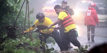 Al menos trece muertos en El Salvador y Honduras por el paso del huracán ‘Julia’