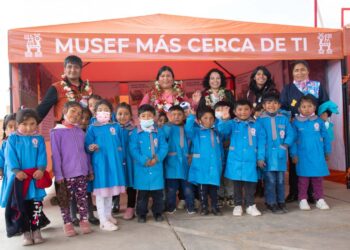 El MUSEF Portátil instalado en el U.E. 15 de Abril, de la zona de El Kenko. En El Alto. Foto: MUSEF.