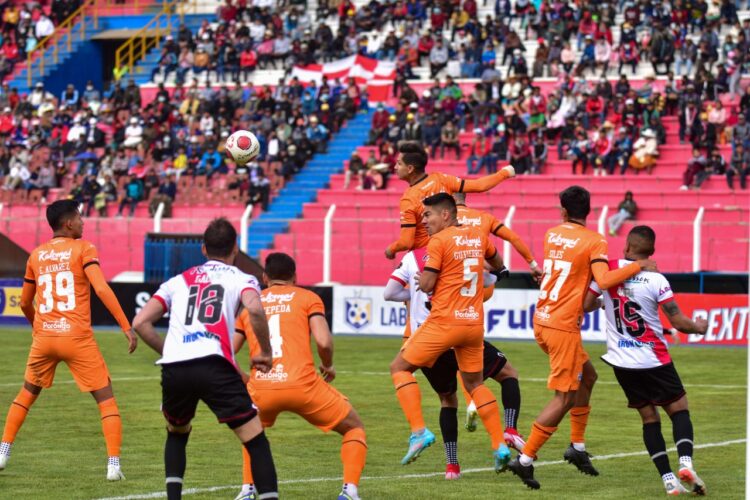 Nacional Potosí gana a Royal Pari y es cuarto en la acumulada
