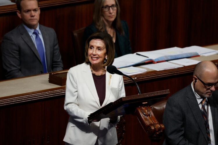 Pelosi, dijo que dejará de liderar a su partido cuando los republicanos tomen el control del cuerpo en enero.