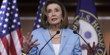 Pelosi, lamentó que el ataque que sufrió su marido, Paul, estuvo "alimentado por la desinformación".