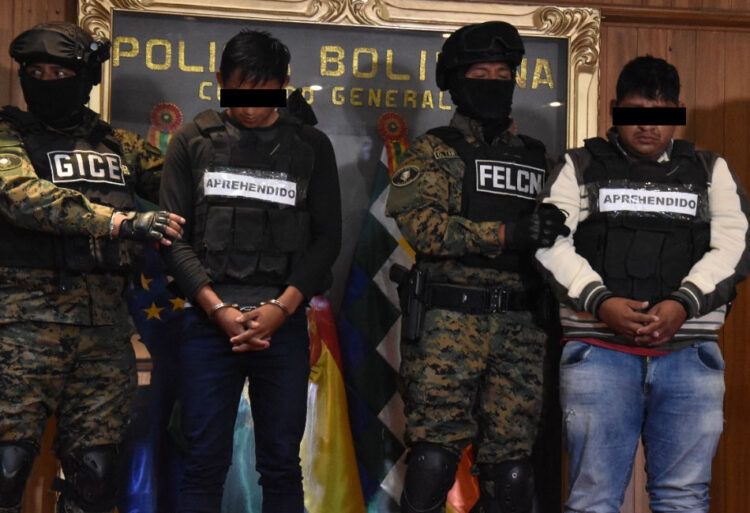 Caen 2 ‘narcotiktokers’, secuestran 6 vehículos y destruyen 9 fábricas de droga