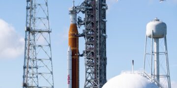 La NASA anunció el viernes que mantendrá su intento de lanzar su nuevo megacohete lunar el próximo miércoles 16 de noviembre