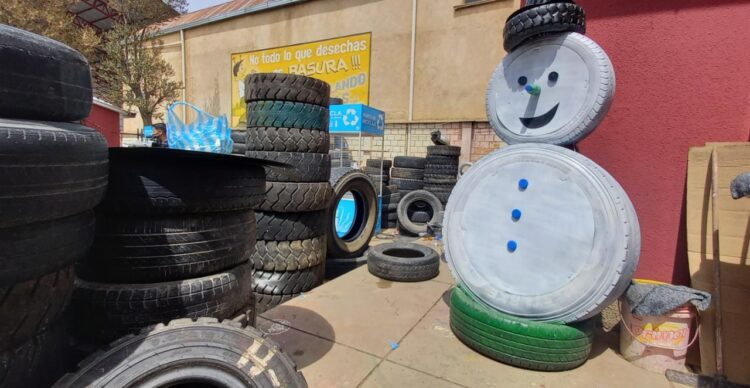 El Alto tendrá adornos de Navidad ecológicos y con adornos de material reciclado