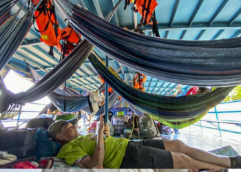 Indígenas retienen embarcación en Amazonía de Perú tras derrame de petróleo