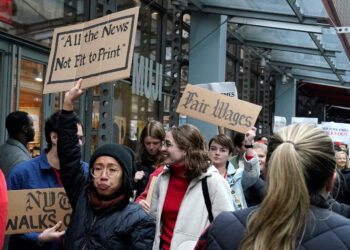 Empleados del New York Times, en huelga durante 24 horas. Foto: AFP