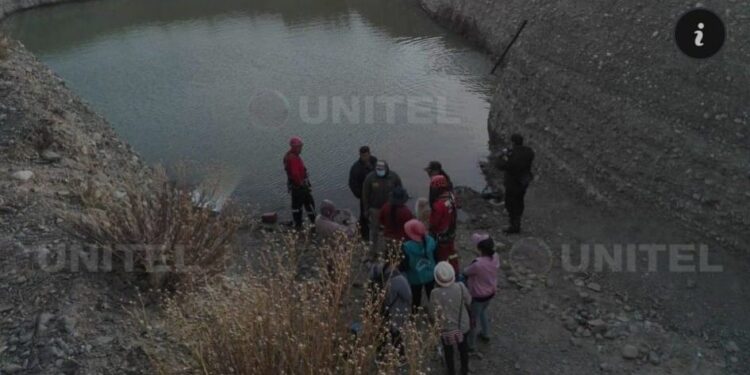 Dos niños mueren ahogados en una laguna de El Alto tras intentar recuperar su pelota
