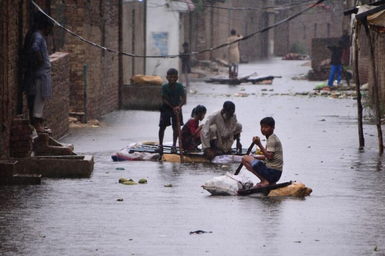 Más de 2.600 niños menores de cinco años podrían morir de inanición a causa de las inundaciones en Pakistán