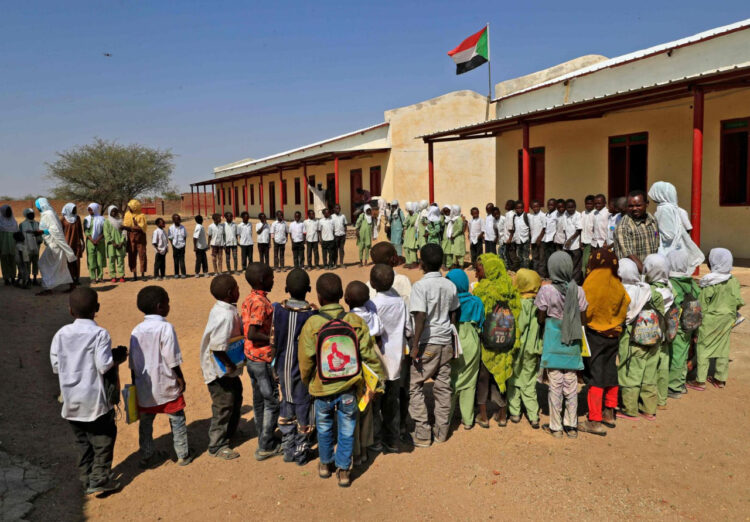 Niños de Sudán que no tienen acceso a la educación.