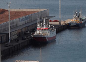 Noruega limitará el acceso de sus puertos a los barcos de pesca rusos
