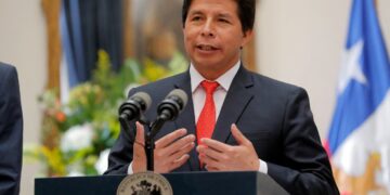 Oposición peruana presenta una tercera moción de censura contra Castillo.