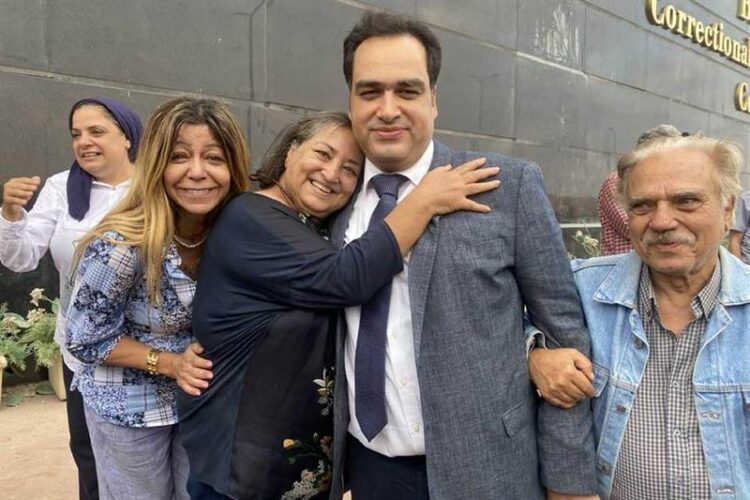 Egipto libera al opositor Ziad el Eleimy en vísperas de la celebración de la COP27