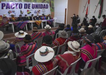 Una reunión del presidente Luis Arce con el Pacto de Unidad. Foto: APG